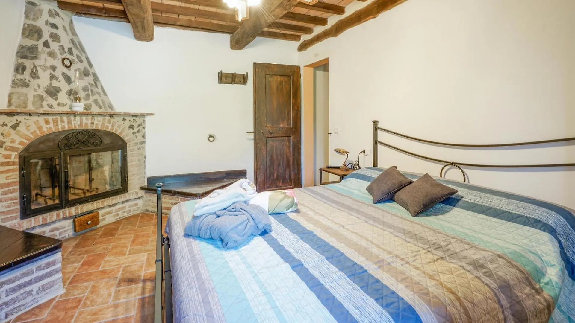 Beautiful Home In Stribugliano With Jacuzzi
